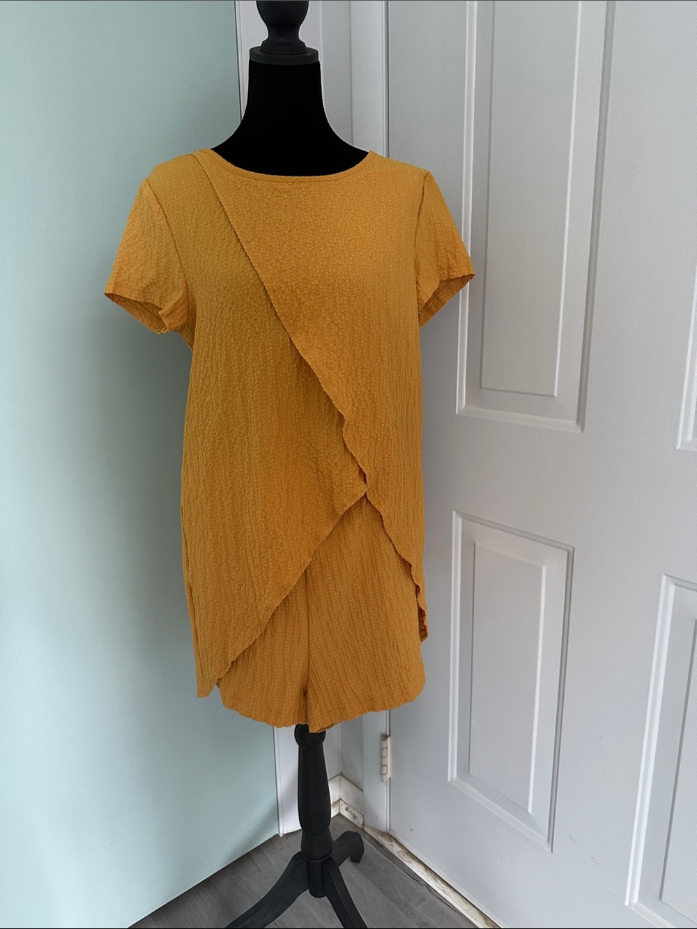 SHEIN Mustard Yellow Textured Layered Shorts Set